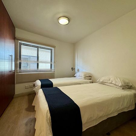 Loddey'S Self Catering Apartments - By Beach Collection Strand Bagian luar foto