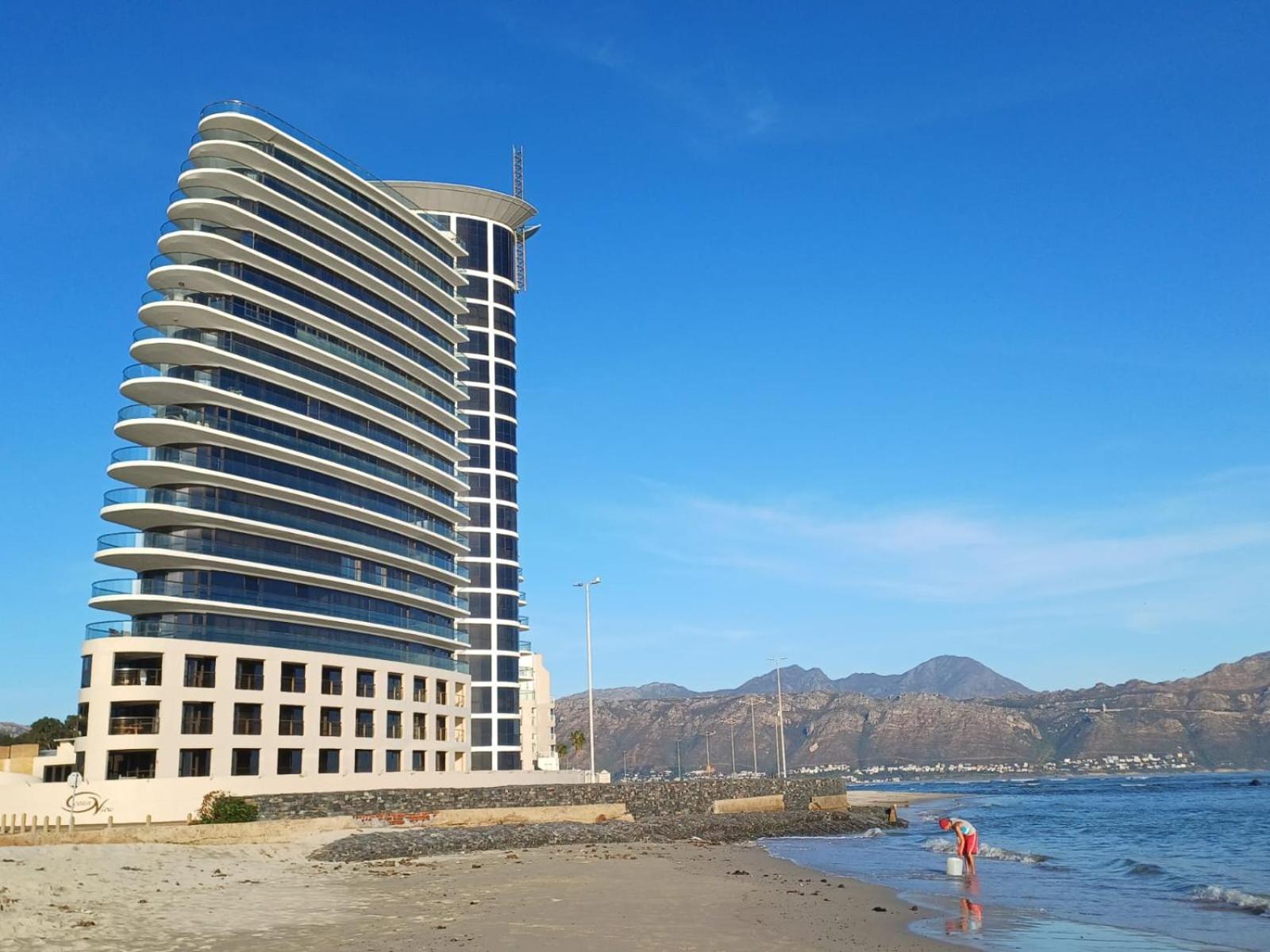 Loddey'S Self Catering Apartments - By Beach Collection Strand Bagian luar foto