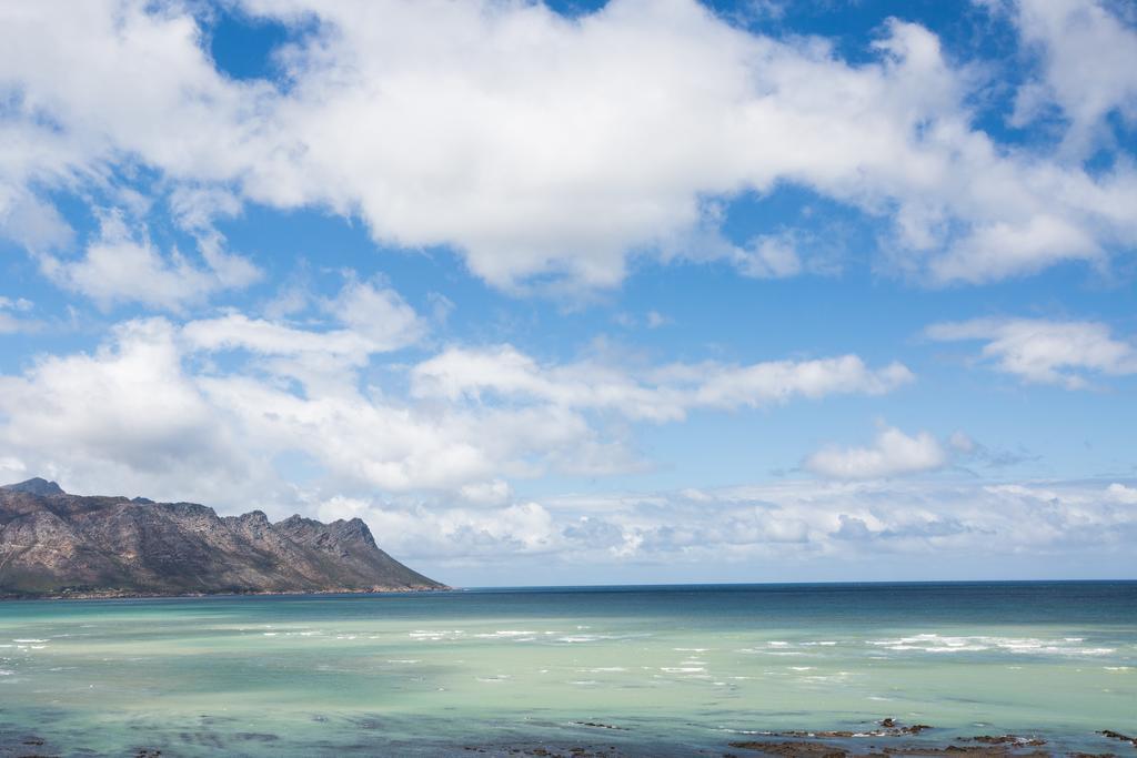 Loddey'S Self Catering Apartments - By Beach Collection Strand Bagian luar foto