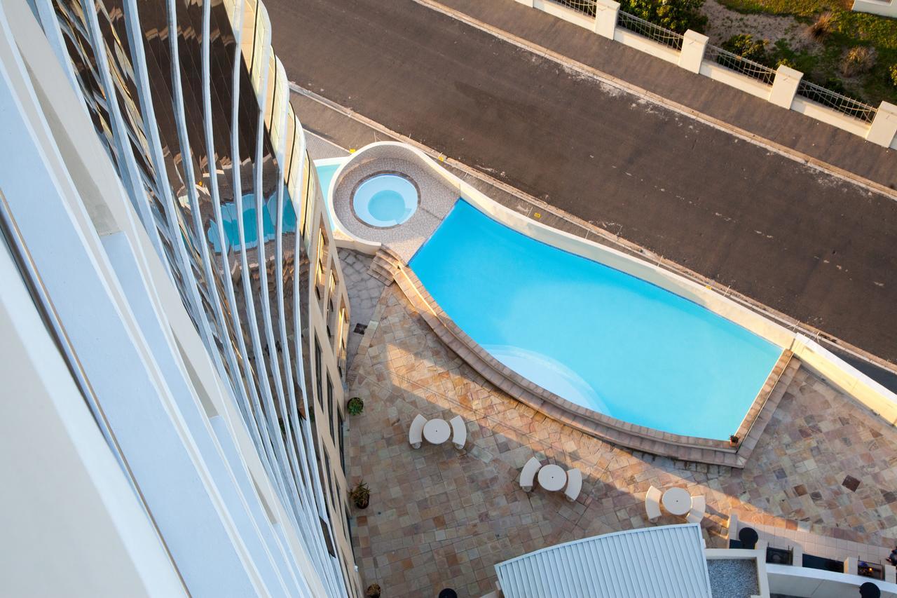 Loddey'S Self Catering Apartments - By Beach Collection Strand Bagian luar foto